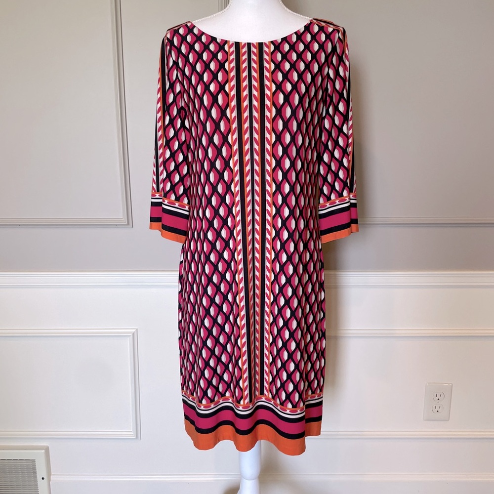 Elegant Pink and Black Geometric Dress